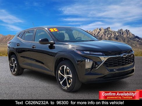 Used 2025 Chevrolet Trax RS w/ Sunroof Package image 1