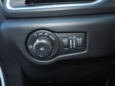 New 2026 Chrysler Pacifica Pinnacle image 28