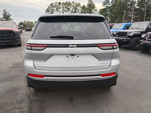 New 2026 Jeep Grand Cherokee Limited w/ Luxury Tech Group II AWD/4WD image 6