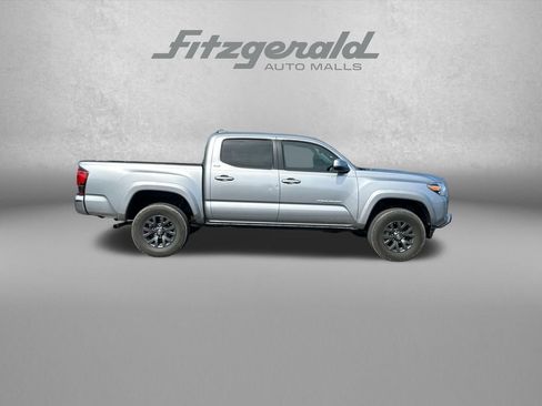 Used 2021 Toyota Tacoma SR5 RWD image 9