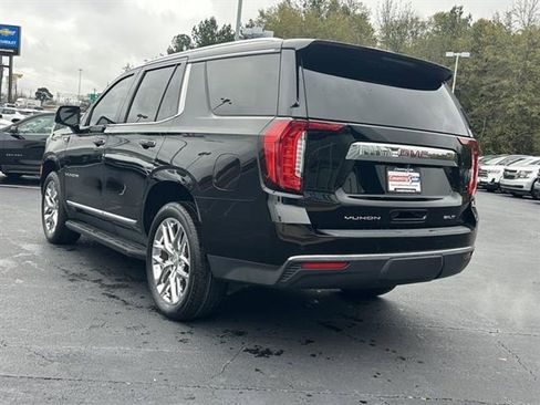 Used 2022 GMC Yukon SLT w/ SLT Premium Package image 5