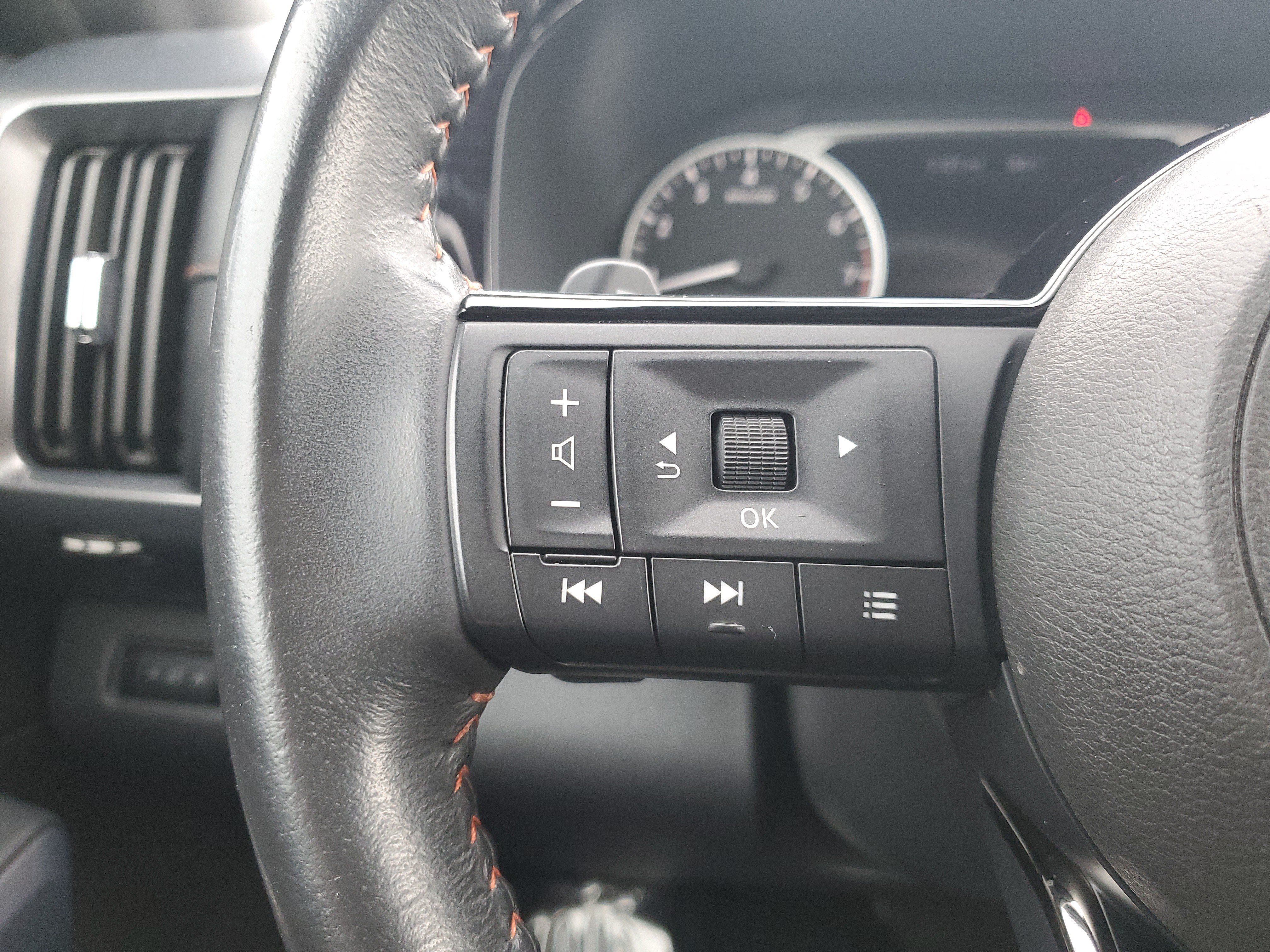 Used 2023 Nissan Pathfinder Rock Creek AWD/4WD image 18
