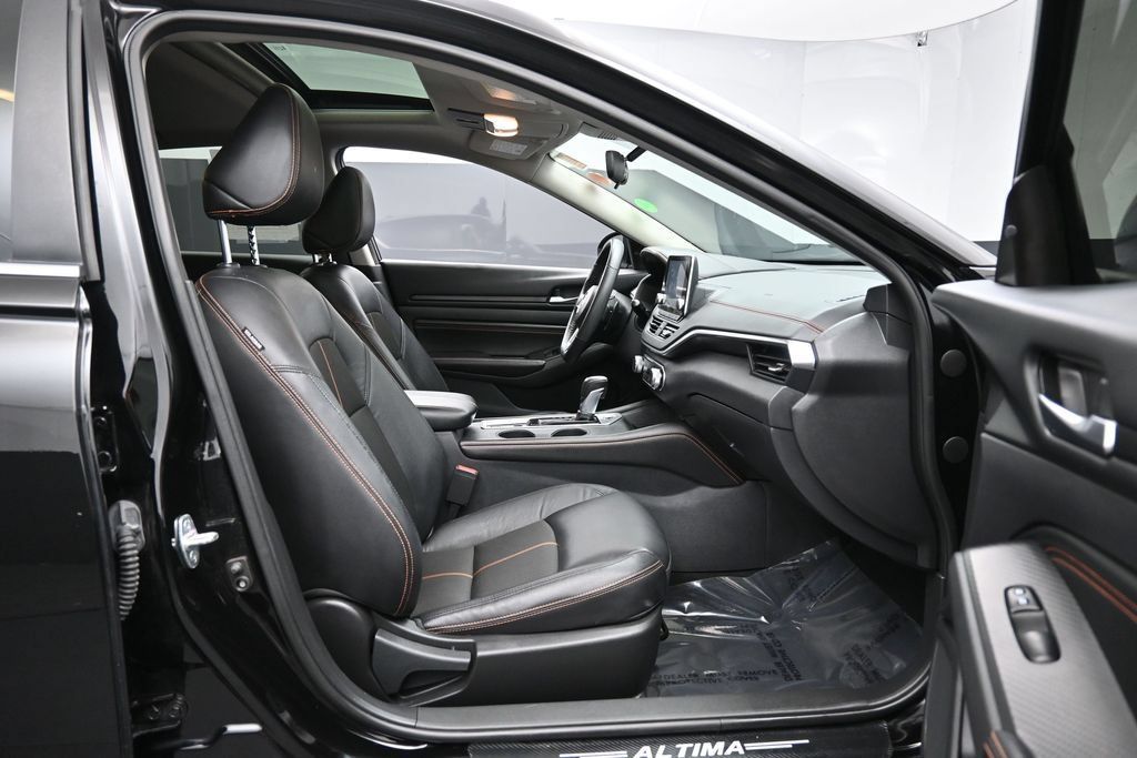 Used 2022 Nissan Altima 2.5 SR w/ Midnight Edition Package AWD/4WD image 27