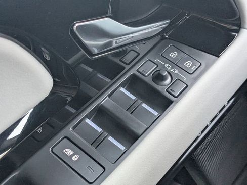Used 2026 Land Rover Range Rover Evoque S image 22