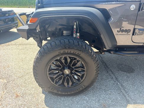 Used 2020 Jeep Gladiator Sport w/ Quick Order Package 24S AWD/4WD image 6