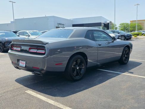 Used 2019 Dodge Challenger SXT RWD image 8