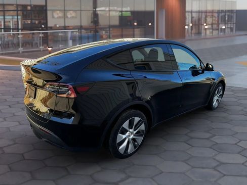 Used 2023 Tesla Model Y Long Range image 4
