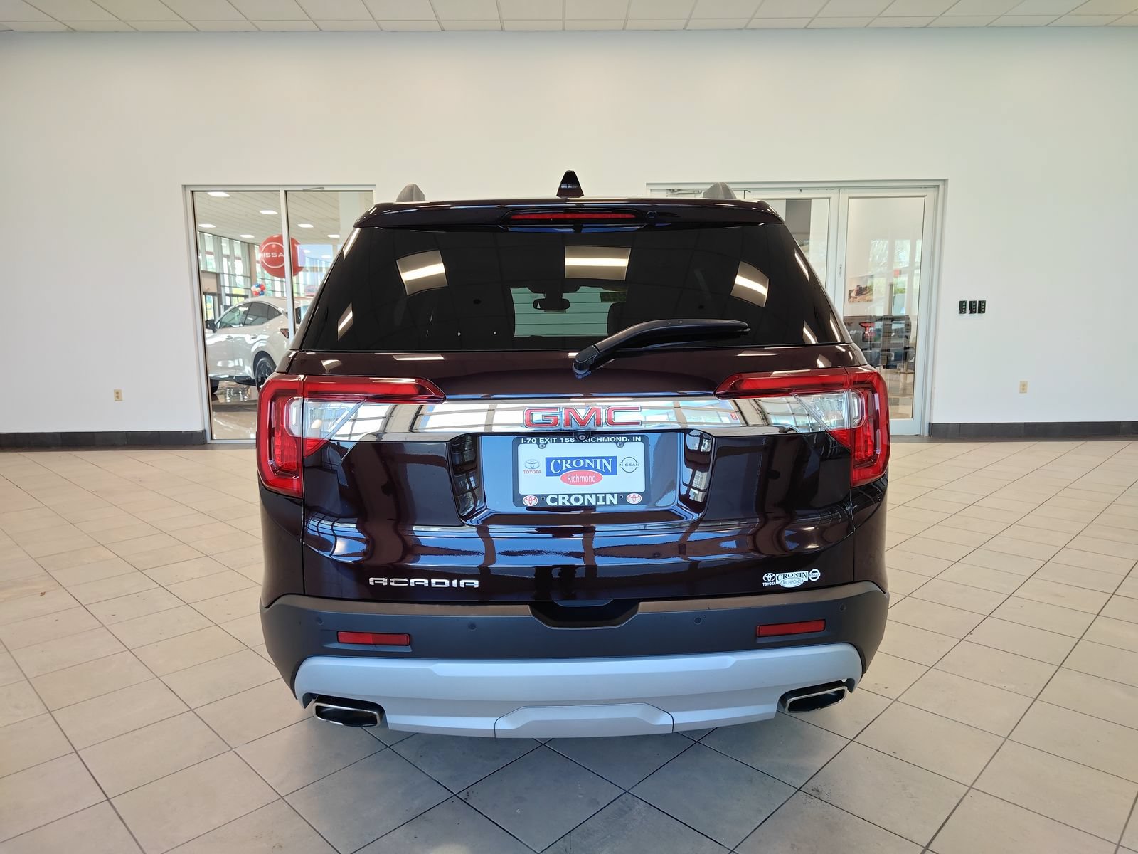 Used 2021 GMC Acadia SLT FWD image 4