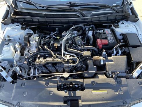 Used 2025 Nissan Altima 2.5 SV FWD image 32