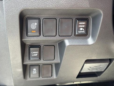 New 2025 Nissan Frontier SV w/ SV Convenience Package image 11