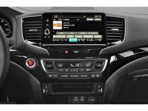 Used 2025 Honda Ridgeline Black Edition image 9