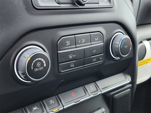 New 2026 Chevrolet Silverado 1500 W/T image 17