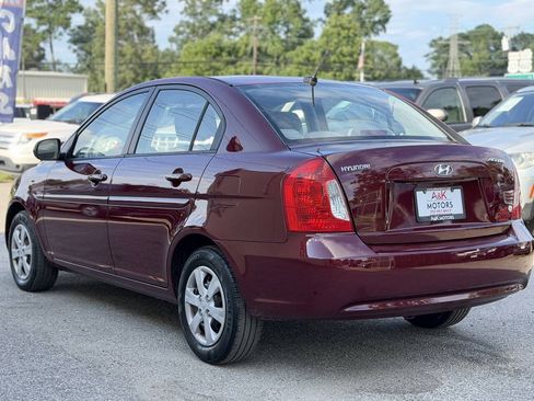 Used 2011 Hyundai Accent GLS FWD image 4