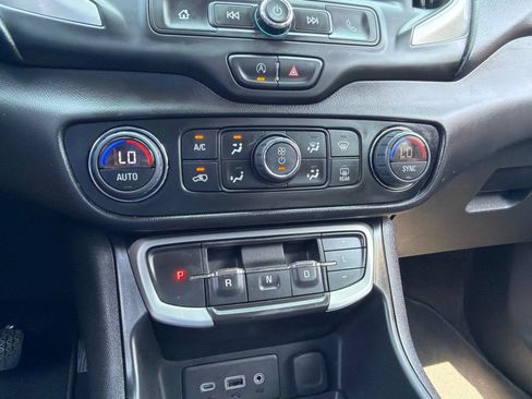 Used 2023 GMC Terrain SLE w/ Driver Convenience Package FWD image 16