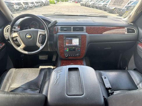 Used 2013 Chevrolet Suburban LTZ AWD/4WD image 10