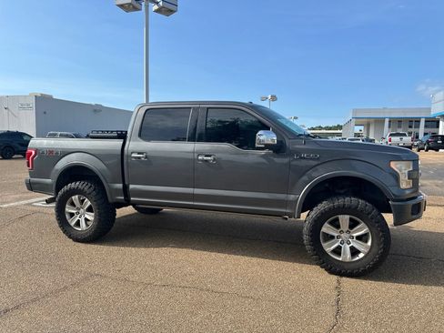Used 2015 Ford F150 Platinum w/ Equipment Group 701A Luxury AWD/4WD image 4