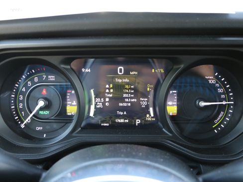 Used 2024 Jeep Wrangler High Altitude AWD/4WD image 31