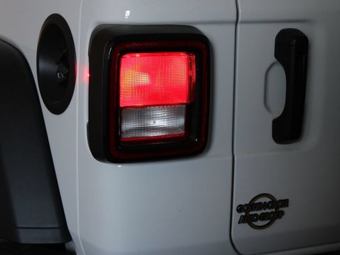 Used 2024 Jeep Wrangler Sport AWD/4WD image 51