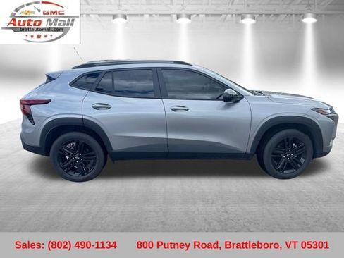 Used 2024 Chevrolet Trax ACTIV w/ Sunroof Package FWD image 8