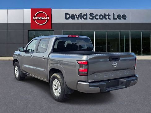Used 2024 Nissan Frontier SV w/ Technology Package RWD image 11