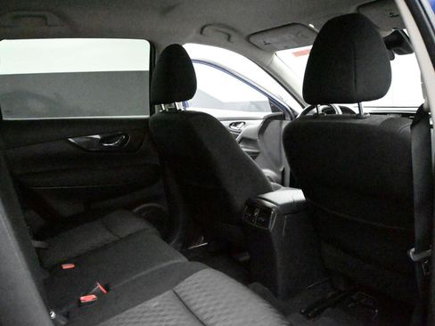 Used 2019 Nissan Rogue SV image 18