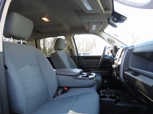 Used 2018 RAM 2500 Tradesman w/ Chrome Appearance Group image 13