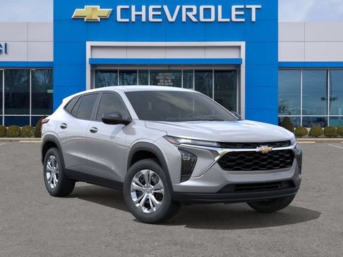 New 2026 Chevrolet Trax LS FWD image 7
