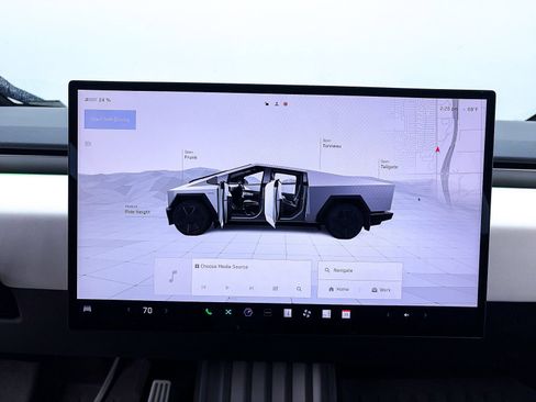 Used 2024 Tesla Cybertruck AWD Crew Cab image 18