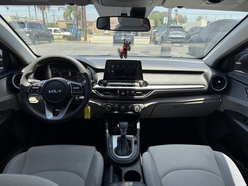 Used 2022 Kia Forte LXS FWD image 13