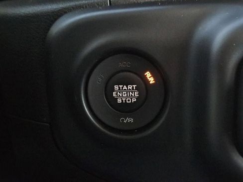 Used 2020 Jeep Gladiator Overland image 23