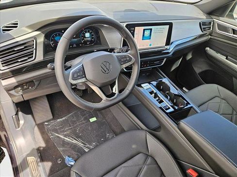 New 2025 Volkswagen Atlas Cross Sport SE image 3