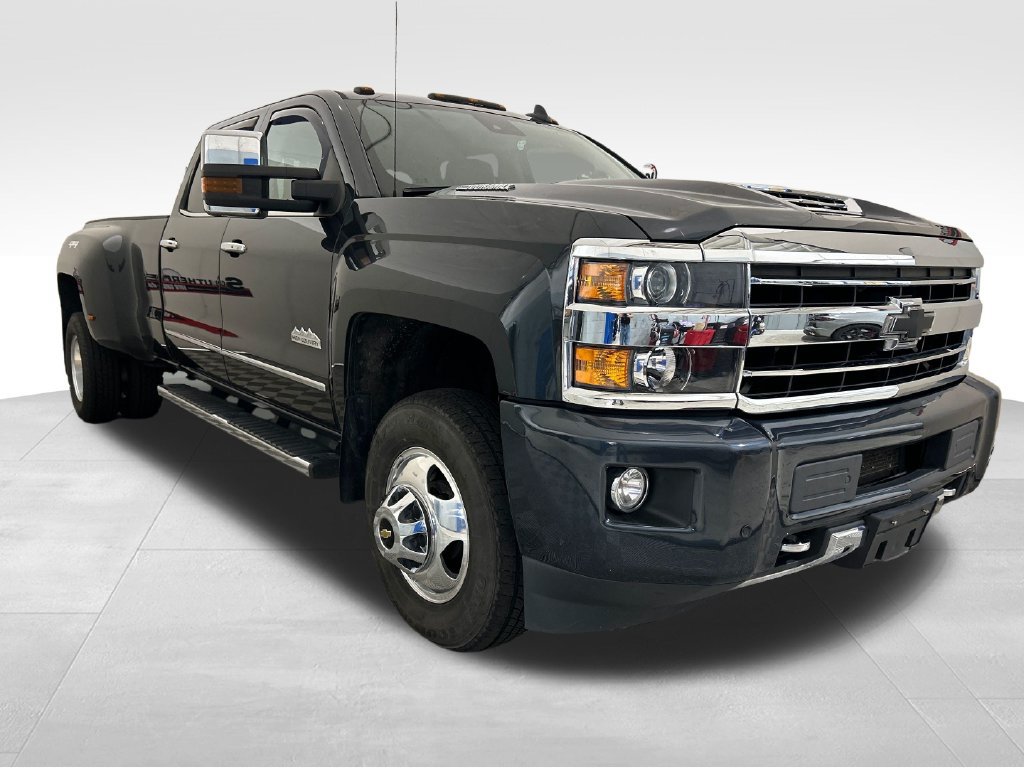 Used 2019 Chevrolet Silverado 3500 High Country w/ Duramax Plus Package AWD/4WD image 5