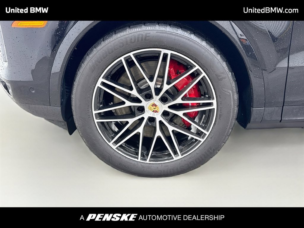 Used 2024 Porsche Cayenne S AWD/4WD image 9