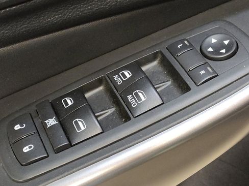 Used 2019 Jeep Cherokee Latitude Plus image 27