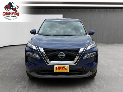 Used 2023 Nissan Rogue SV FWD image 8