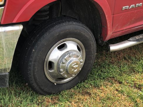 Used 2021 RAM 3500 Tradesman w/ Chrome Appearance Group image 2