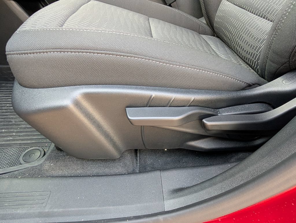 New 2027 Chevrolet Equinox LT w/ Safety and Technology Package FWD image 11