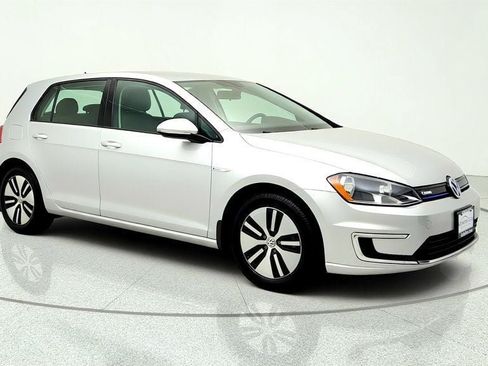 Used 2016 Volkswagen e-Golf SE FWD image 3