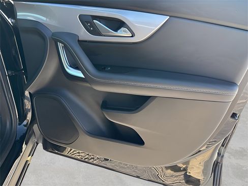 Used 2024 Chevrolet Blazer LT image 9