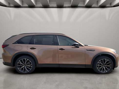 Used 2025 MAZDA CX-70 Plug-In Hybrid w/ Premium Plus AWD/4WD image 6