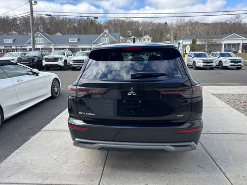 New 2026 Mitsubishi Outlander SEL AWD/4WD image 11