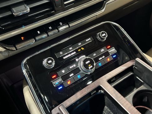 Used 2023 Lincoln Navigator L Reserve w/ Equipment Group 201A image 23