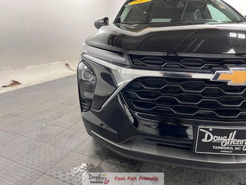 Used 2025 Chevrolet Trax LT image 10