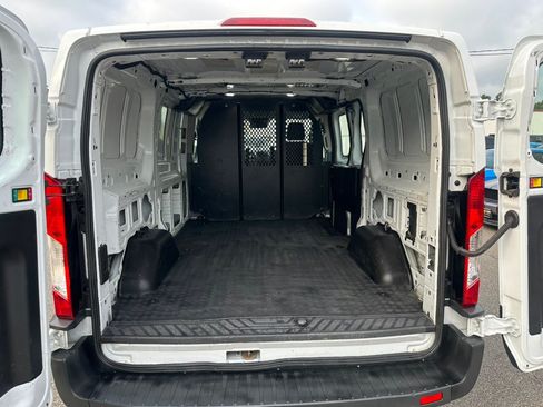 Used 2018 Ford Transit 250 130 Low Roof w/ Exterior Upgrade Package RWD image 19