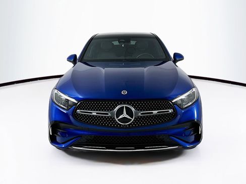 Used 2025 Mercedes-Benz GLC 300 4MATIC image 2