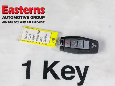 Used 2023 Mitsubishi Outlander SE image 24