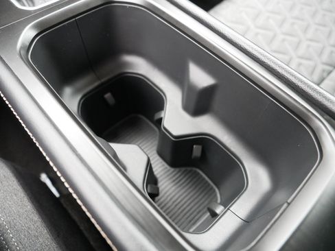 Certified 2025 Nissan Kicks SV w/ Illumination Package image 31