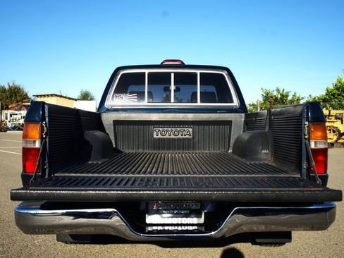 Used 1994 Toyota Pickup DX image 15