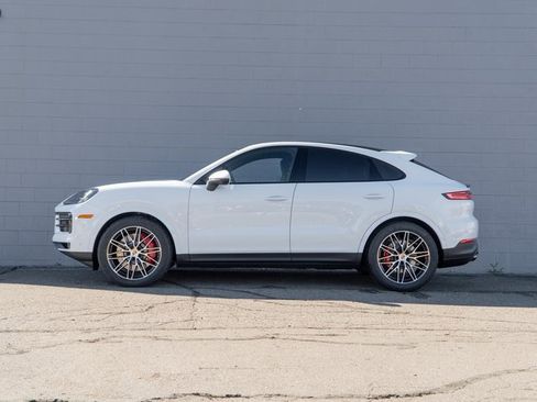 New 2026 Porsche Cayenne S image 2