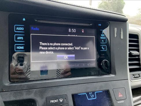 Used 2017 Toyota Sienna XLE w/ XLE Navigation Package image 32